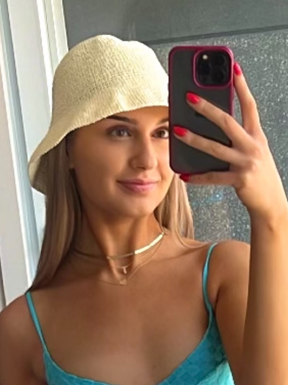 Babaton Cream Bucket Hat - Soft Summer Staple